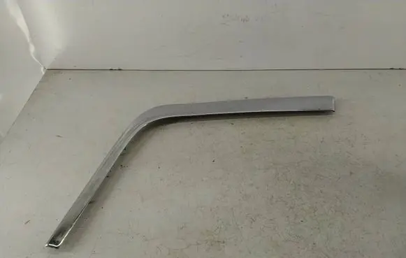 Mercedes-Benz E W124 Front bumper splitter molding 
