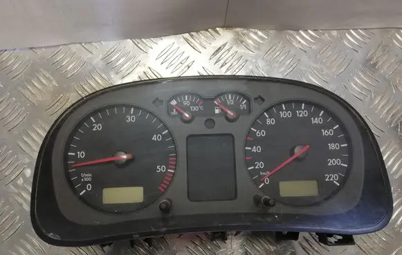 Volkswagen Golf IV Speedometer (instrument cluster) 1J0919860B