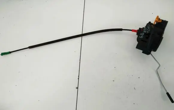 Opel Zafira B Rear door lock