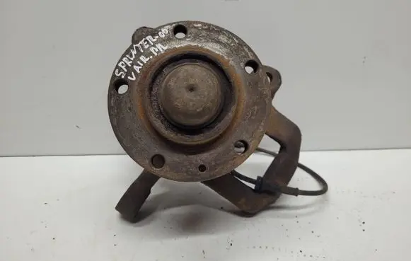 Mercedes-Benz Sprinter W901 W902 W903 W904 Front wheel hub