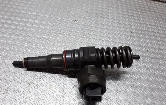 Fuel injector