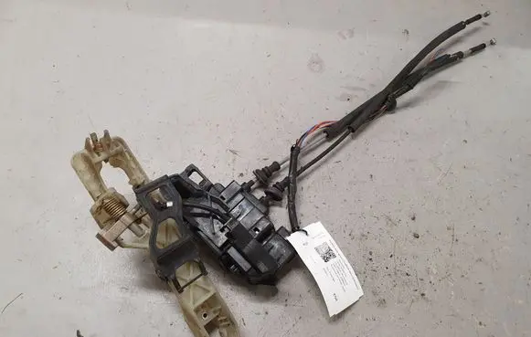 Hyundai Santa Fe Front door lock 813202B020