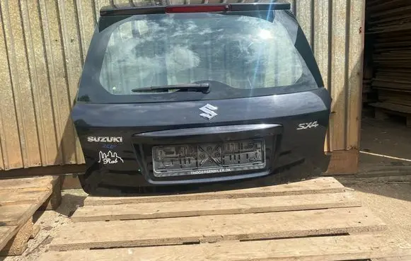 Suzuki SX4 Tailgate/trunk/boot lid