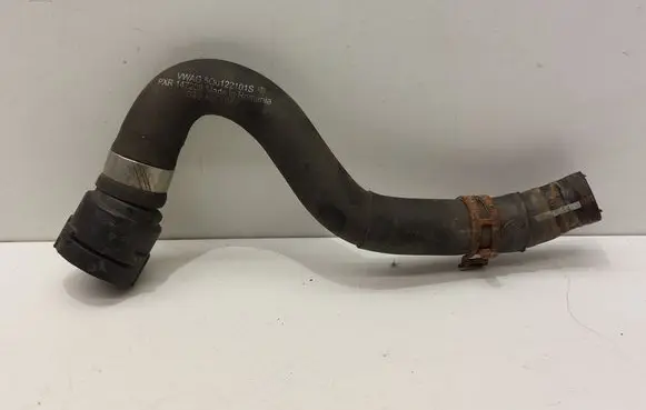 Engine coolant pipe/hose