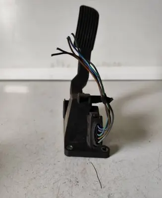Mercedes-Benz Sprinter W901 W902 W903 W904 Accelerator throttle pedal 0281002335 A9013000404