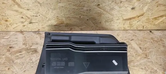 Toyota Auris E180 Glove box 5555002290C0 55550
