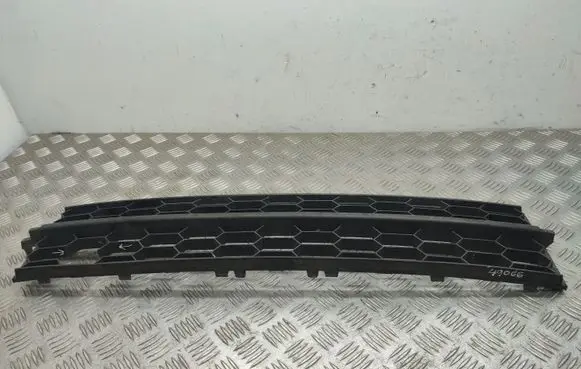 Skoda Octavia Mk3 (5E) Front bumper lower grill 5E0853677