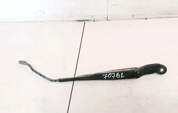 Peugeot 406 Front wiper blade arm