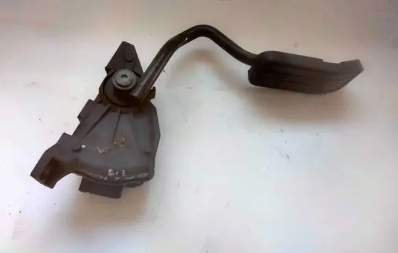 Seat Alhambra (Mk1) Accelerator throttle pedal 7M1721603A 98VW9F836AB 6PV00777003
