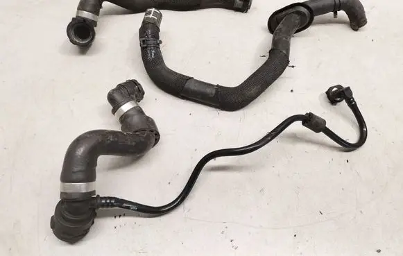 Mercedes-Benz GLC X253 C253 Engine coolant pipe/hose A2535014000 A2535012500