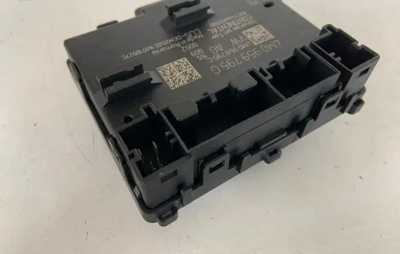 Audi Q7 4M Door control unit/module 4M0959795G 4M0959795C