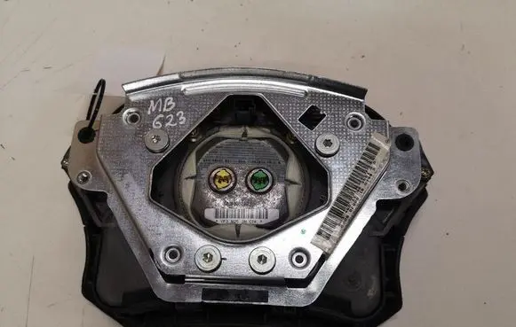 Mercedes-Benz C W203 Steering wheel airbag 2034601198 9B5100 0006020801B07983