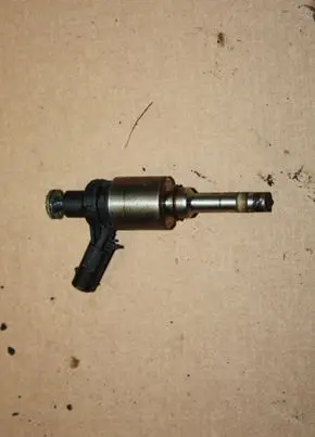 Audi A4 S4 B8 8K Fuel injector 06H906036B