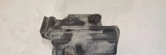 Vacuum air tank