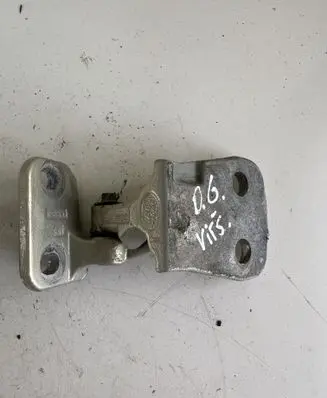 Land Rover Discovery 3 - LR3 Rear door upper hinge 