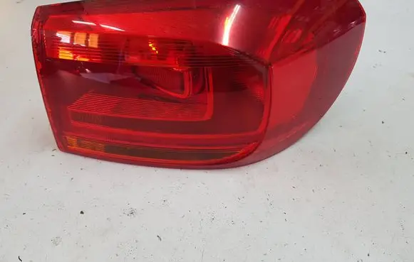 Volkswagen Tiguan Rear/tail lights 5N0945096QIAUTOPI 5N0945096Q