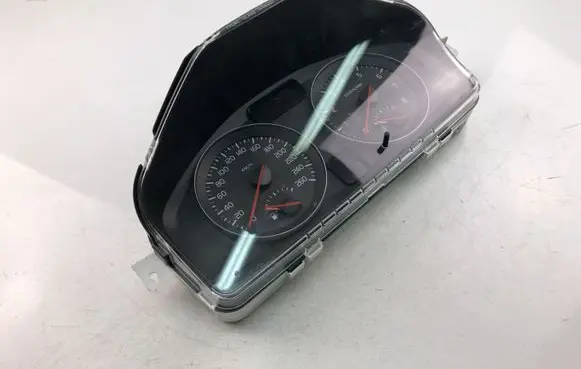Volvo V50 Speedometer (instrument cluster) 31254775