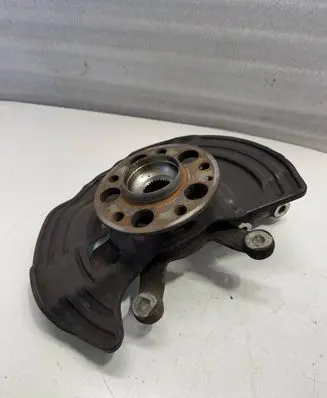 Mercedes-Benz B W246 W242 Front wheel hub A2464210620