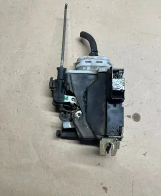 Audi A4 S4 B5 8D Front door lock 8D2837016A