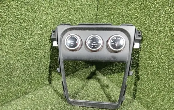 Suzuki SX4 Climate control unit 3951079J01