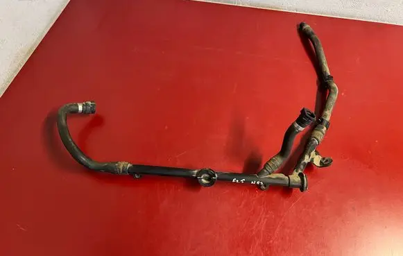 Engine coolant pipe/hose