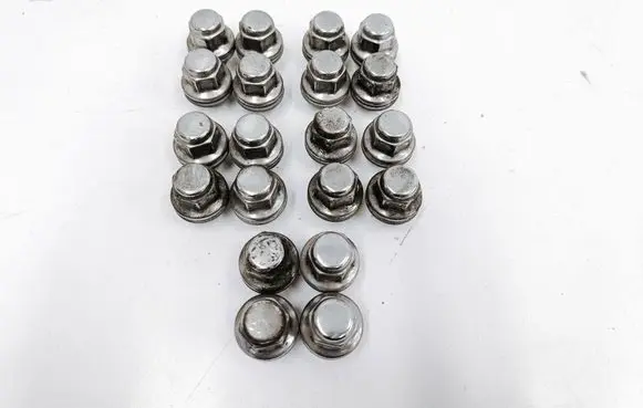 Toyota RAV 4 (XA50) Nuts/bolts 