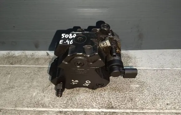 BMW 3 E46 Fuel injection high pressure pump 7788670