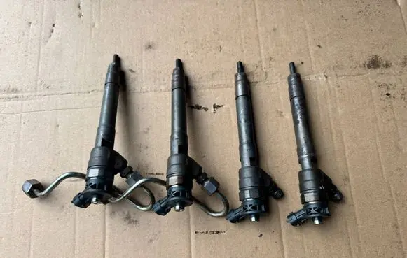 Renault Trafic III (X82) Fuel injector 0445110414 H8201055367