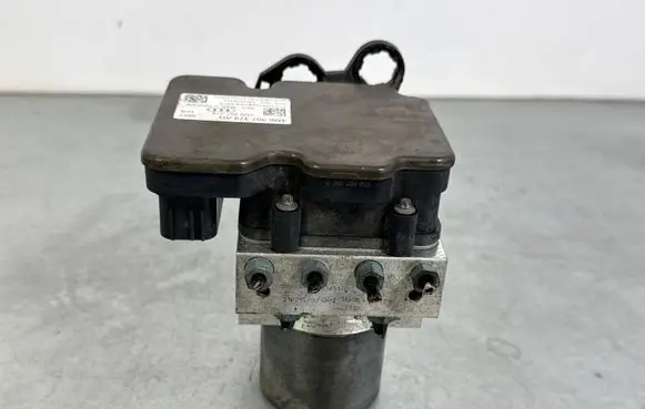 Volkswagen Touareg III ABS Pump 4M6907379AG 4M6907379 4M6614517BC
