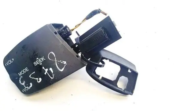 Steering wheel buttons/switches