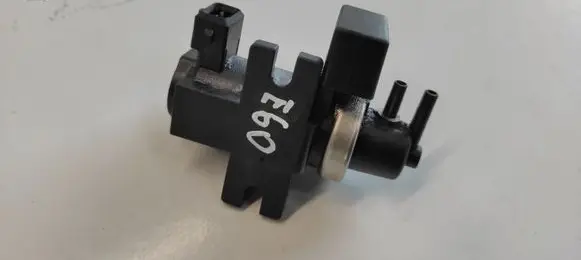 BMW 5 E60 E61 Turbo solenoid valve 72279600 2247906 04T174