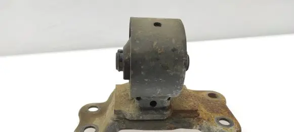Mitsubishi Outlander Engine mount bracket