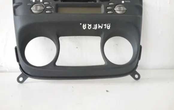 Nissan Almera N16 Radio/GPS head unit trim 3200589