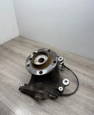 BMW 5 E60 E61 Front wheel hub 6760953