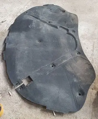 Volkswagen PASSAT CC Heat shield in engine bay 