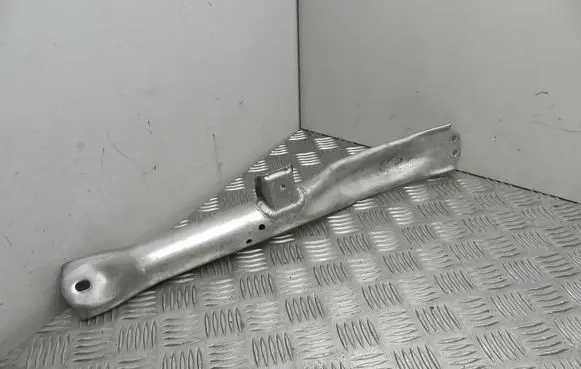 Tesla Model S Other center console (tunnel) element 105780500D02 VD19523