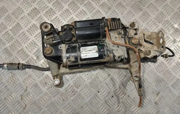 Volkswagen Touareg I Air suspension compressor/pump 7L8616006B 15150000393 0010705