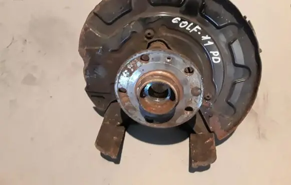 Volkswagen Golf VI Front wheel hub