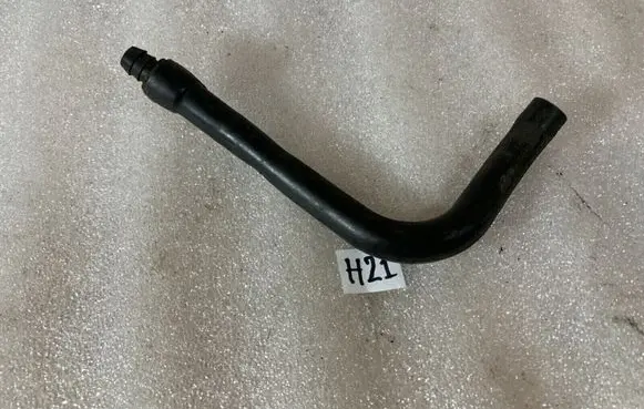 Mercedes-Benz S W140 Breather hose/pipe A1190943182