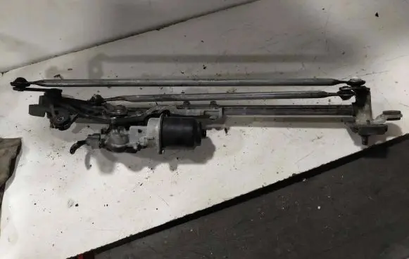 Subaru Forester SG Front wiper linkage 39070AL