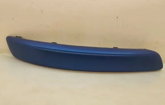 Front bumper splitter molding