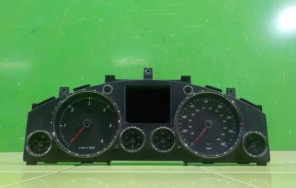 Volkswagen Touareg I Speedometer (instrument cluster) 7L6920980S WP5