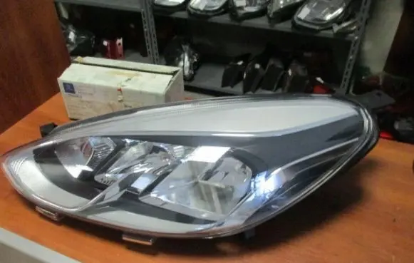 Ford Fiesta Headlight/headlamp H1BB-13W030-AE