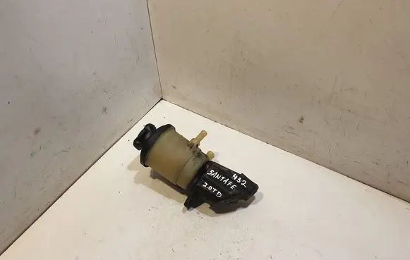 Hyundai Santa Fe Power steering fluid tank/reservoir 5717626000