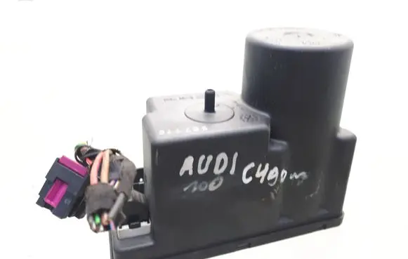 Audi A4 S4 B5 8D Central locking vacuum pump 4A0862257A