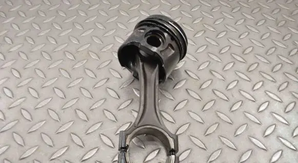 Jaguar XF X250 Piston 