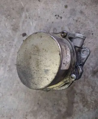Audi A6 S6 C6 4F Vacuum pump 700906080 057145100AC