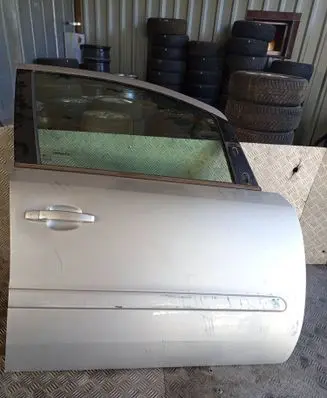 Opel Zafira B Front door
