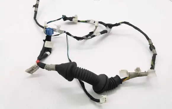 Toyota Auris 150 Front door wiring loom 8215102 044936 804201