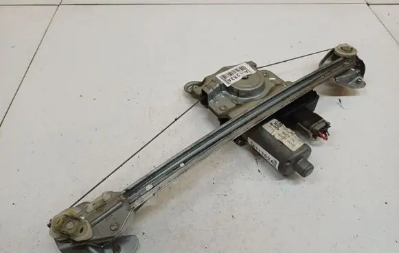 Opel Astra H Sliding door window regulator with motor